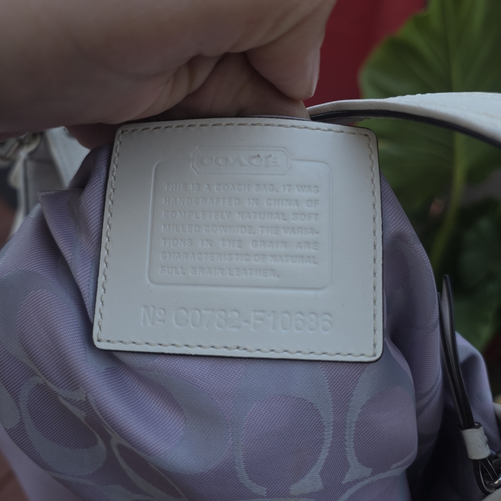 Coach Lavender and Cream Leather Shoulder Bag - Picture 5 of 6
